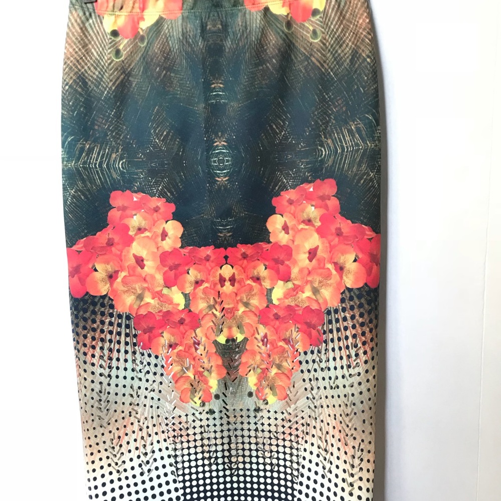 Stretch pencil skirt